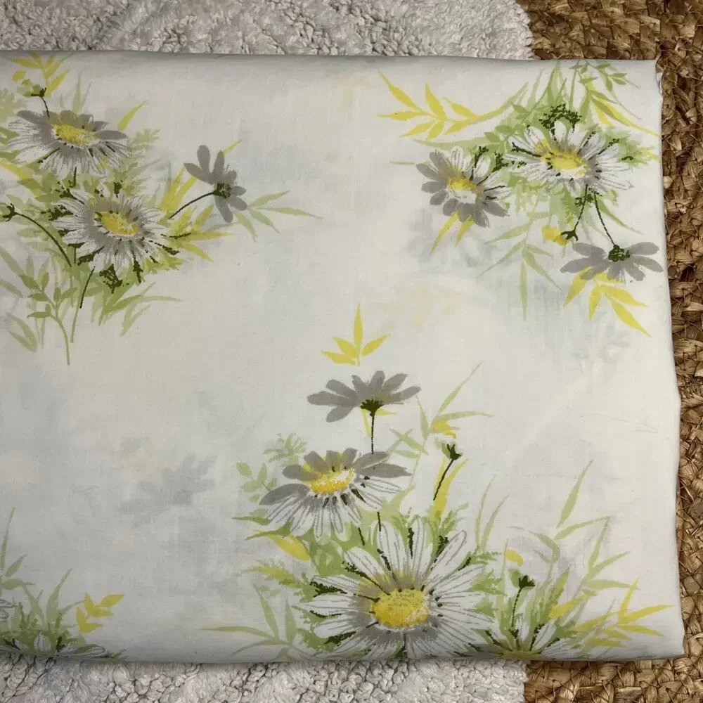 Vintage King Flat Bed Sheet Daisy Flowers Daisies Floral Fabric Yellow Green